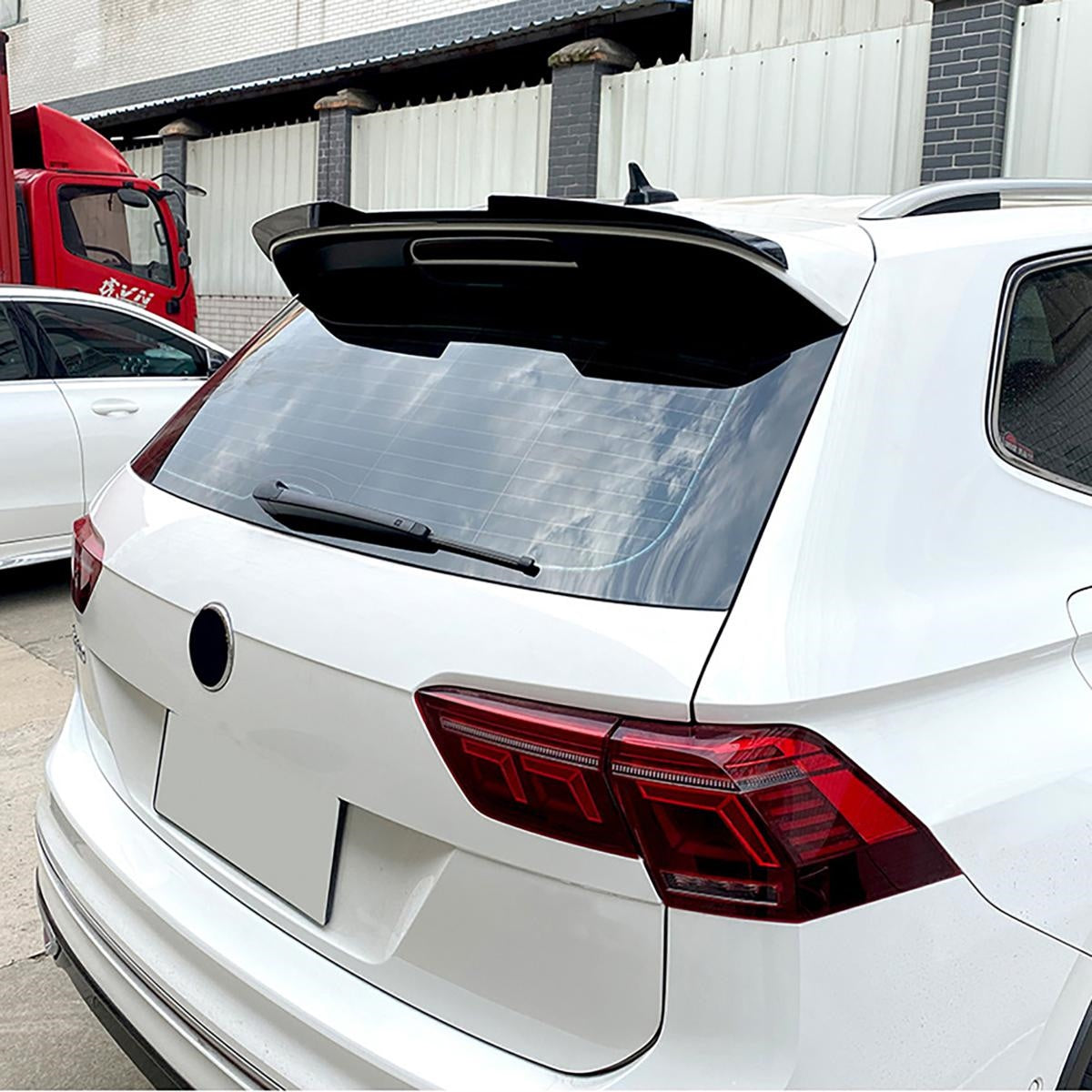 Copertura spoiler da tetto per VW Tiguan II Rline – Simoni Racing