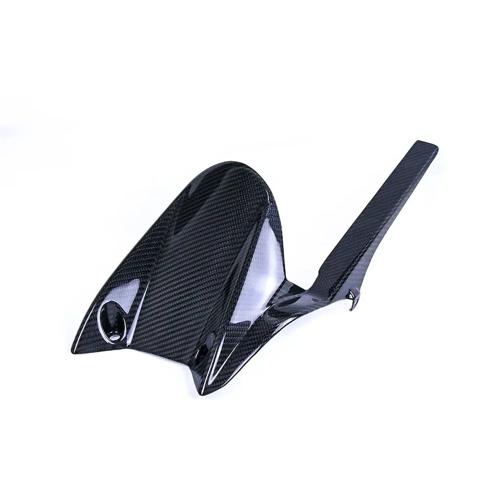 Parafango posteriore moto in carbonio, ricambio tuning Da300Cavalli su sfondo bianco