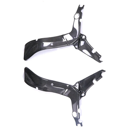 Coppia cover carena moto in carbonio, ricambio tuning Da300Cavalli, sfondo bianco.