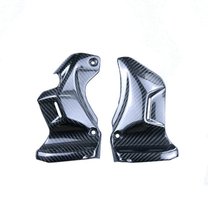 Coppia di carenature in carbonio per moto tuning, accessori Da300Cavalli, fondo bianco