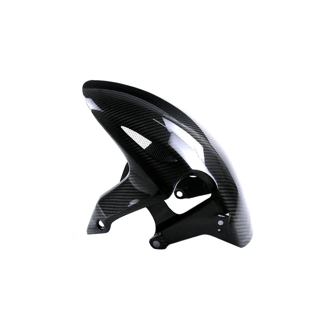 Parafango anteriore moto in carbonio, ricambio tuning Da300Cavalli su fondo bianco.