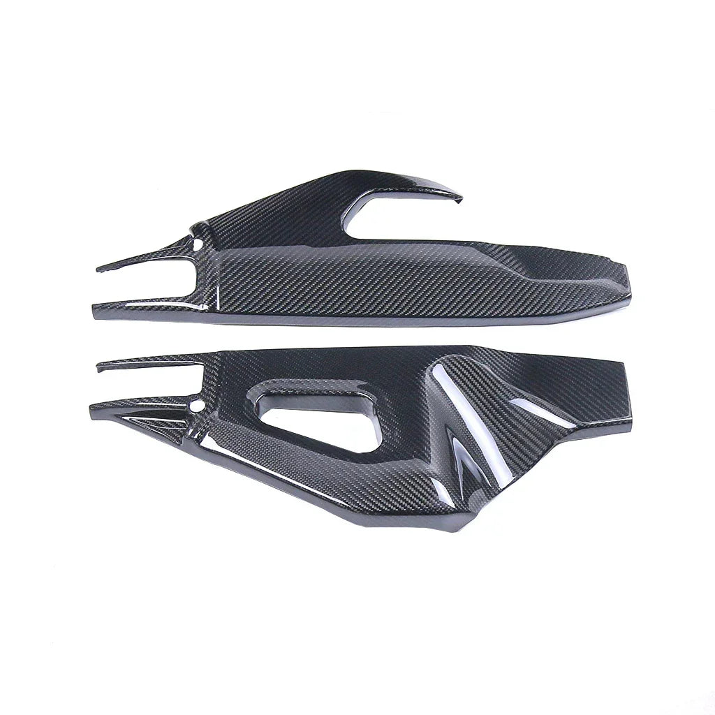 Coppia di carene in carbonio per moto, accessori tuning Da300Cavalli, sfondo bianco