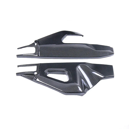 Coppia di carene in carbonio per moto, accessori tuning Da300Cavalli, sfondo bianco