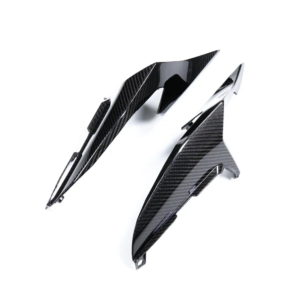 Carene in carbonio moto tuning su fondo bianco, accessori Da300Cavalli