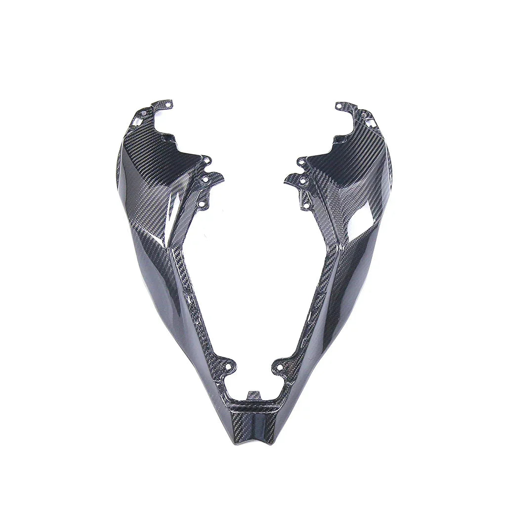 Carena moto in carbonio Da300Cavalli, accessorio tuning per motociclette su fondo bianco.