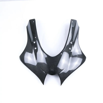 Carena anteriore moto in carbonio, ricambio tuning Da300Cavalli su sfondo bianco