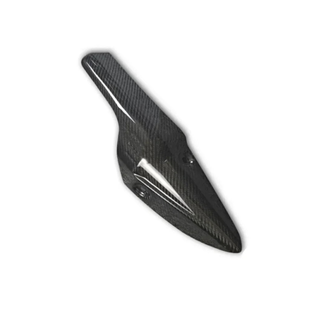 Parafango moto in carbonio, ricambio tuning Da300Cavalli, sfondo bianco.