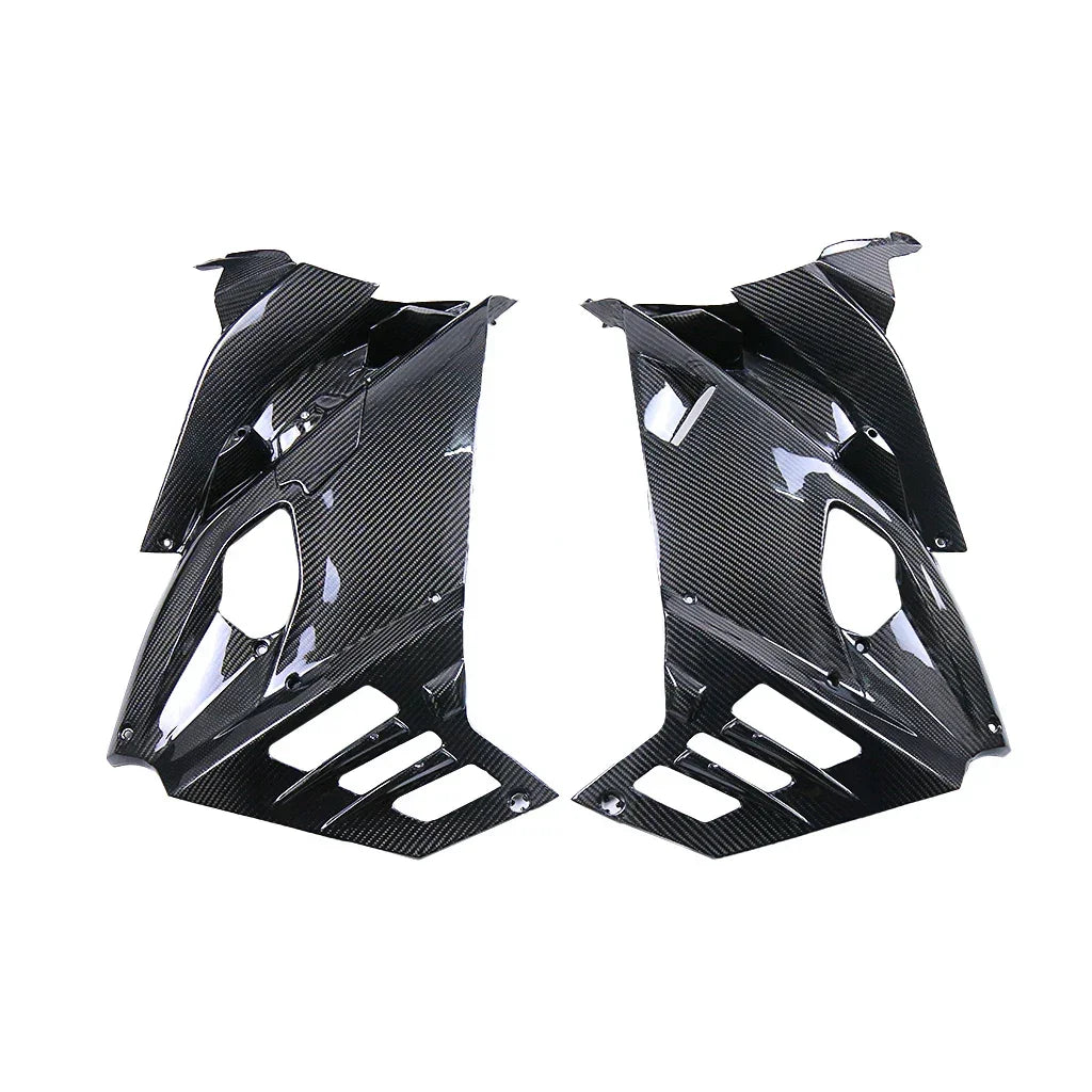 Carene laterali in carbonio per moto su sfondo bianco, tuning Da300Cavalli.