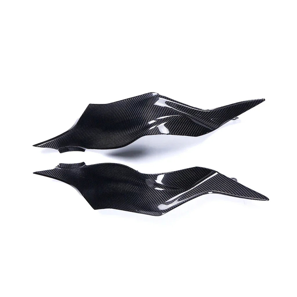 Coppia di carene moto in fibra di carbonio lucida, accessori tuning Da300Cavalli.