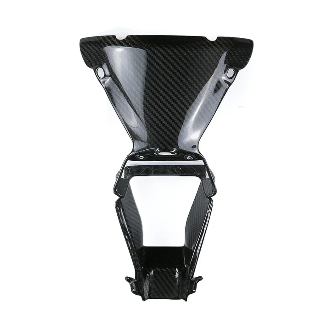 Carena anteriore in carbonio per moto, ricambio tuning da300Cavalli, sfondo bianco.
