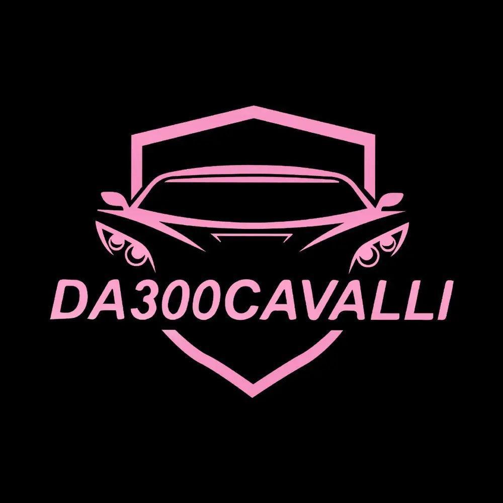 Logo Da300Cavalli rosa con auto stilizzata su sfondo nero, tuning auto online.