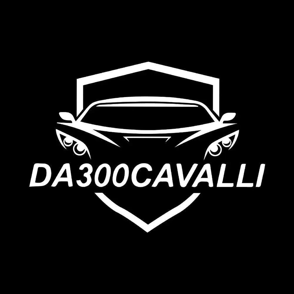 Logo Da300Cavalli bianco con silhouette auto sportiva su sfondo nero, tuning auto.