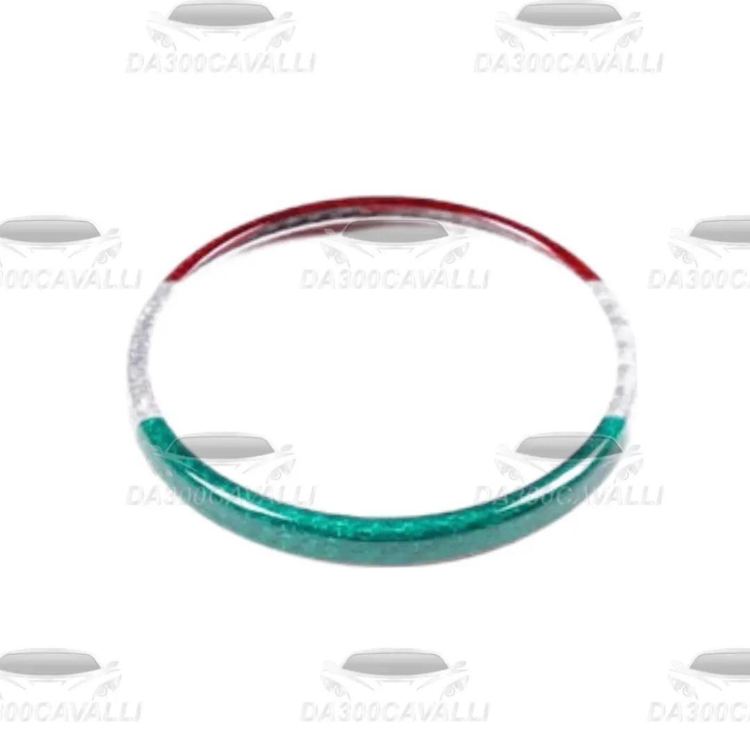 Contorno logo posteriore Alfa Romeo Giulia in fibra di carbonio con tricolore italiano