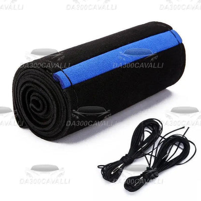Coprivolante in alcantara nero con striscia blu e anello 38cm, accessorio auto Da300Cavalli