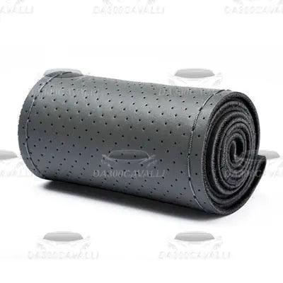 Corpo volante in pelle traforata nera da 38cm per tuning auto, Da300Cavalli