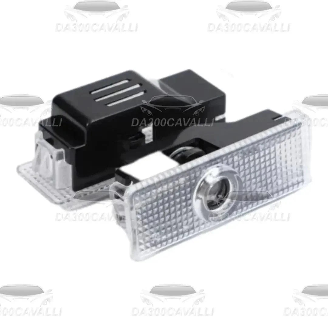 proiettore-logo-sottoporta-bmw-serie-1-3-5-6-e81-e71-e90-e93-f30-f10-e92-e60-e84-da300cavalli-1 - Da300Cavalli