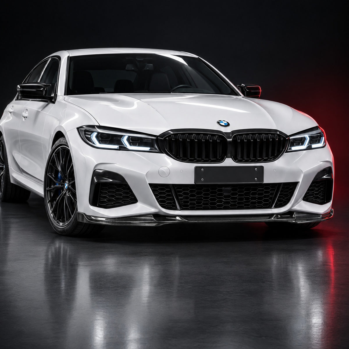 Splitter in carbonio montato su BMW Serie 3 G20 M Sport bianca