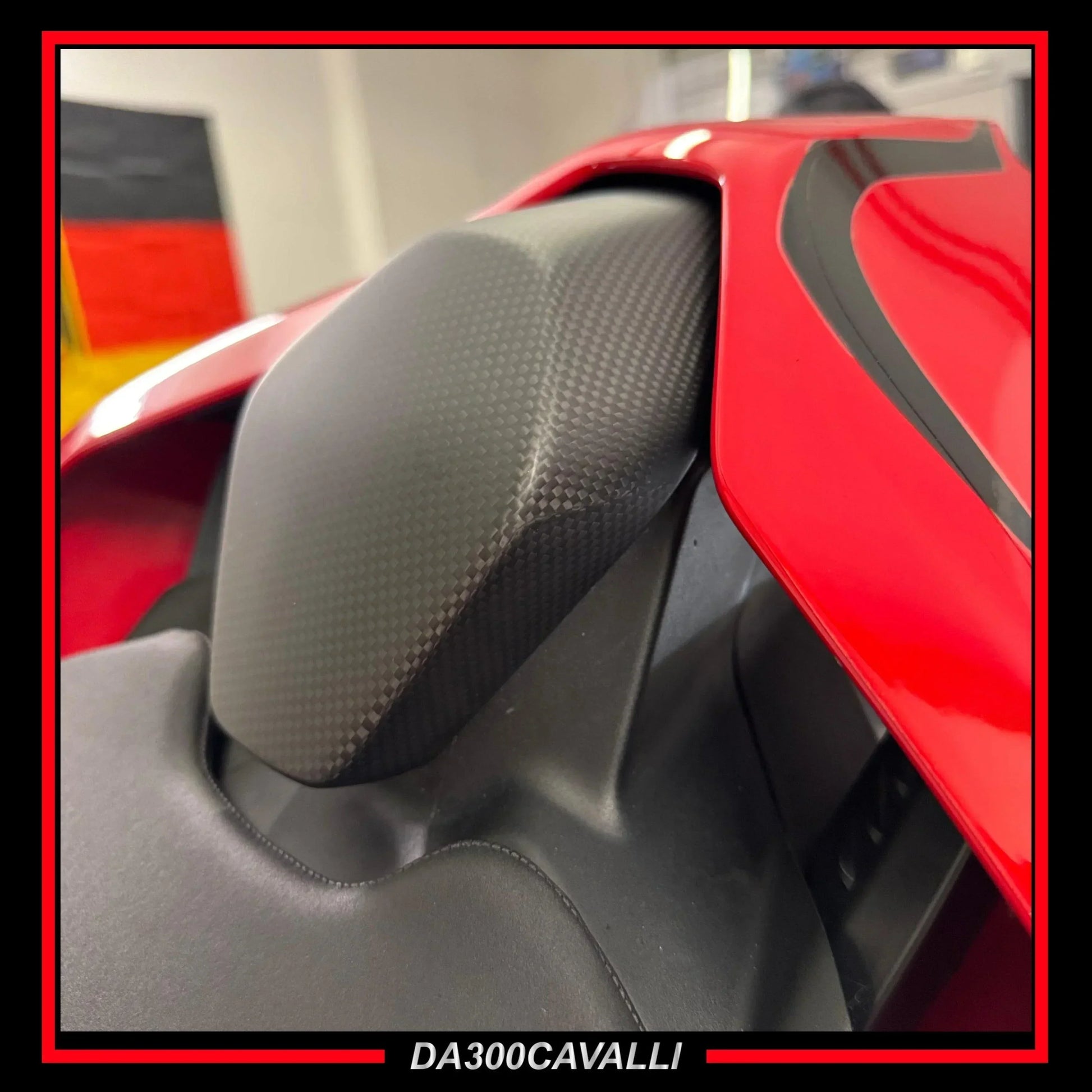 tampone-sella-ducati-panigale-v2-v4-v4s-v4r-streetifnight-v4s-v2-da300cavalli-1 - Da300Cavalli