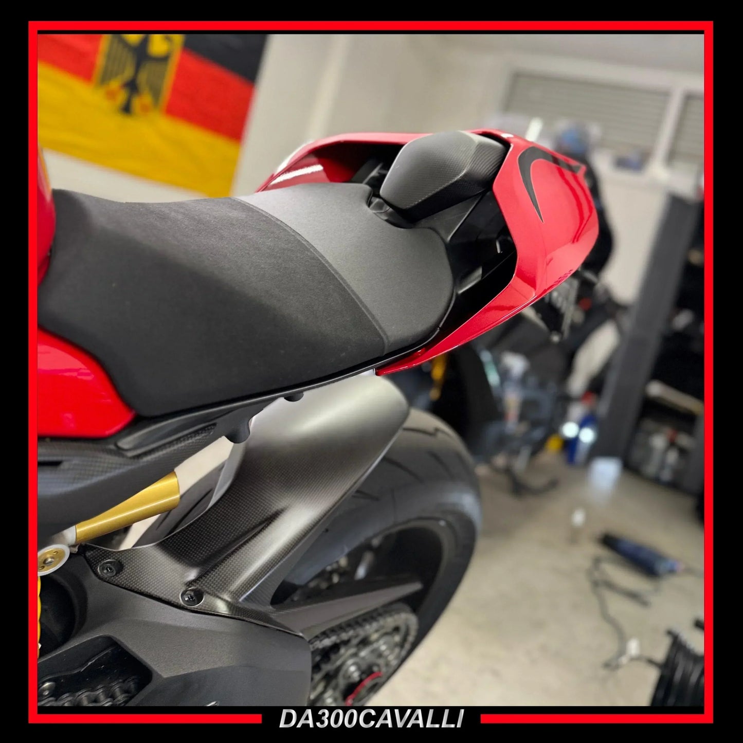 tampone-sella-ducati-panigale-v2-v4-v4s-v4r-streetifnight-v4s-v2-da300cavalli-8 - Da300Cavalli