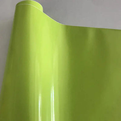 Pellicola verde lucida per auto tuning Da300Cavalli, ideale per wrapping e personalizzazione.